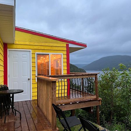 Knotty Pine Ocean Front Suite - Adults Only Інґоніш Екстер'єр фото