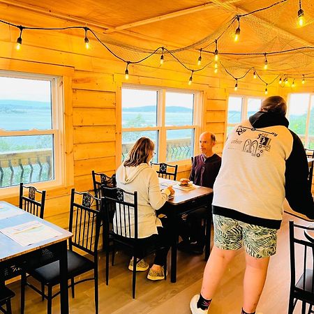 Knotty Pine Ocean Front Suite - Adults Only Інґоніш Екстер'єр фото