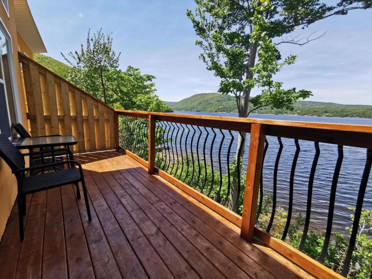 Knotty Pine Ocean Front Suite - Adults Only Інґоніш Екстер'єр фото