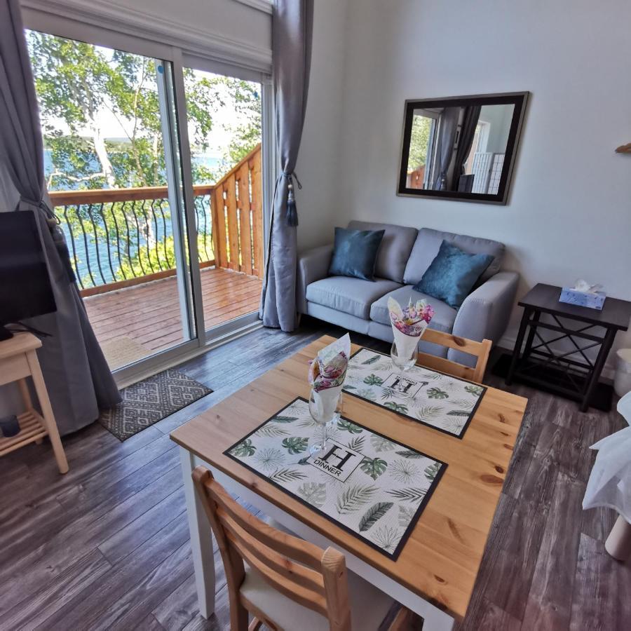 Knotty Pine Ocean Front Suite - Adults Only Інґоніш Екстер'єр фото