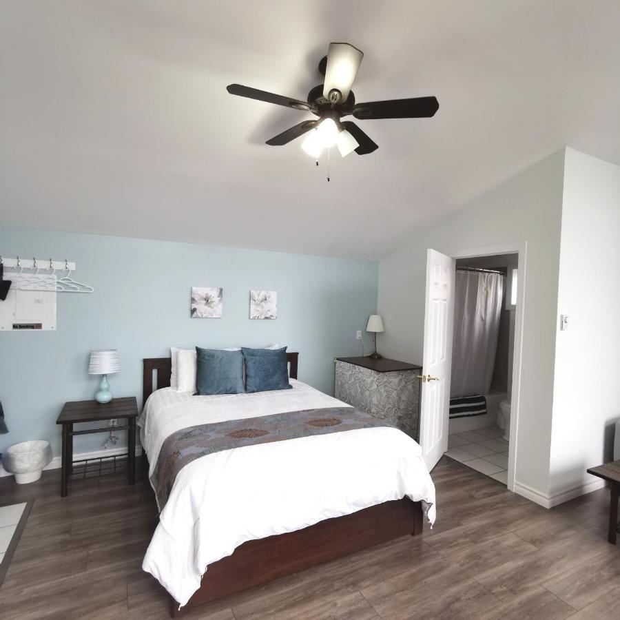 Knotty Pine Ocean Front Suite - Adults Only Інґоніш Екстер'єр фото