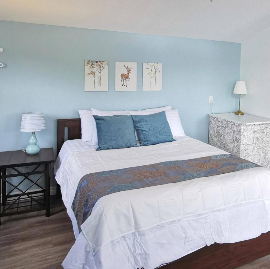 Knotty Pine Ocean Front Suite - Adults Only Інґоніш Екстер'єр фото