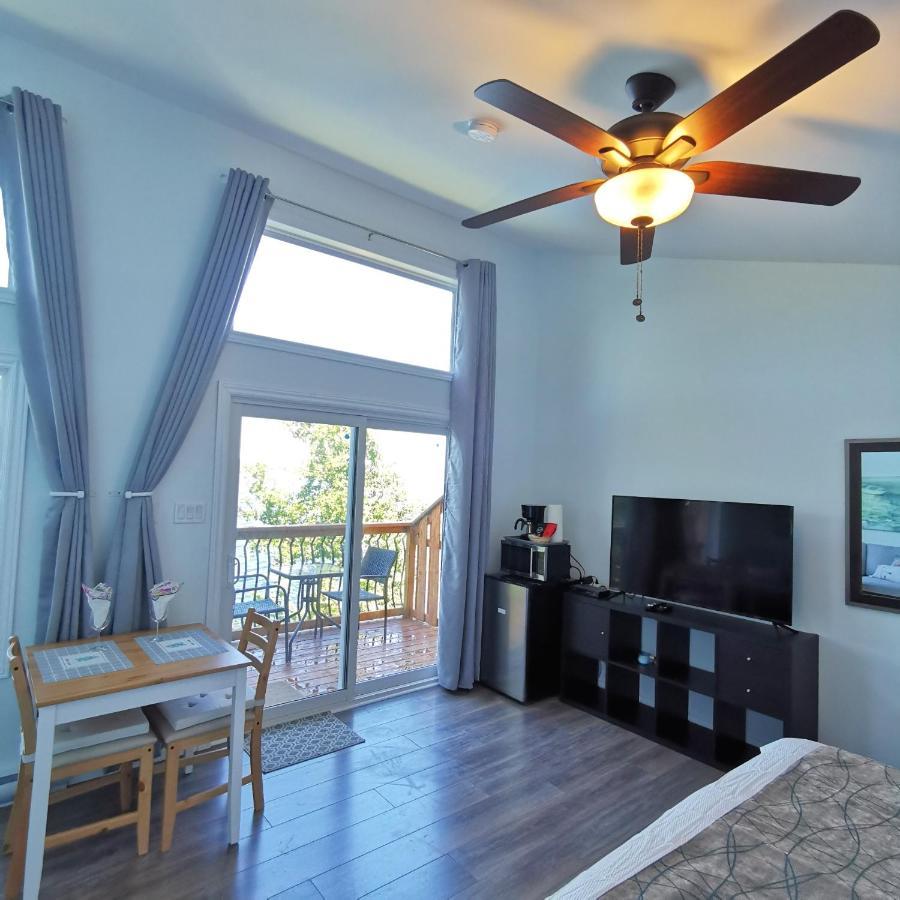 Knotty Pine Ocean Front Suite - Adults Only Інґоніш Екстер'єр фото