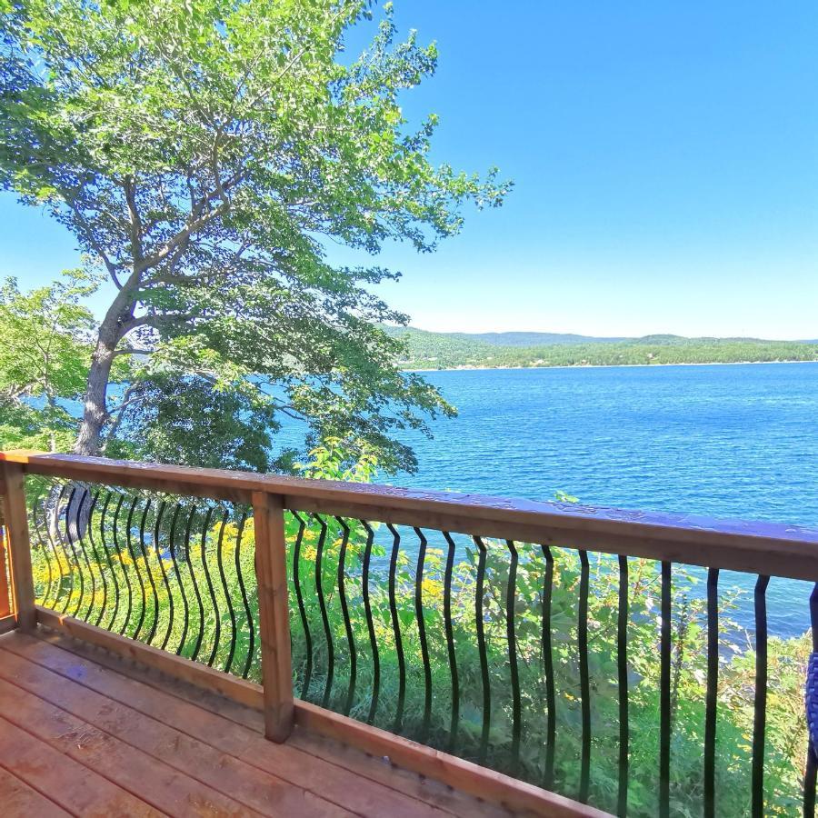 Knotty Pine Ocean Front Suite - Adults Only Інґоніш Екстер'єр фото