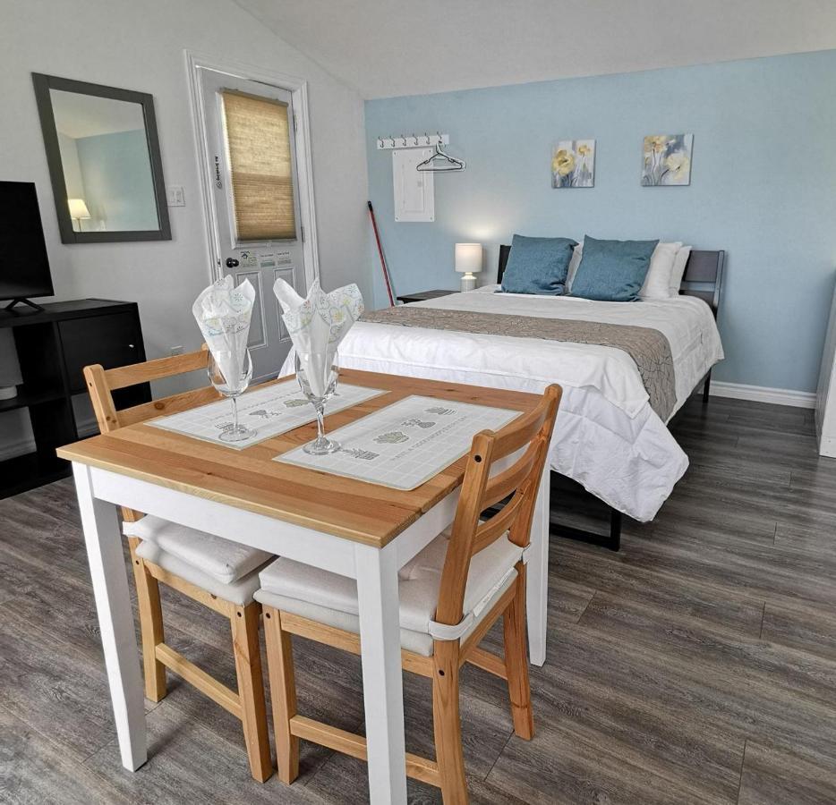 Knotty Pine Ocean Front Suite - Adults Only Інґоніш Екстер'єр фото