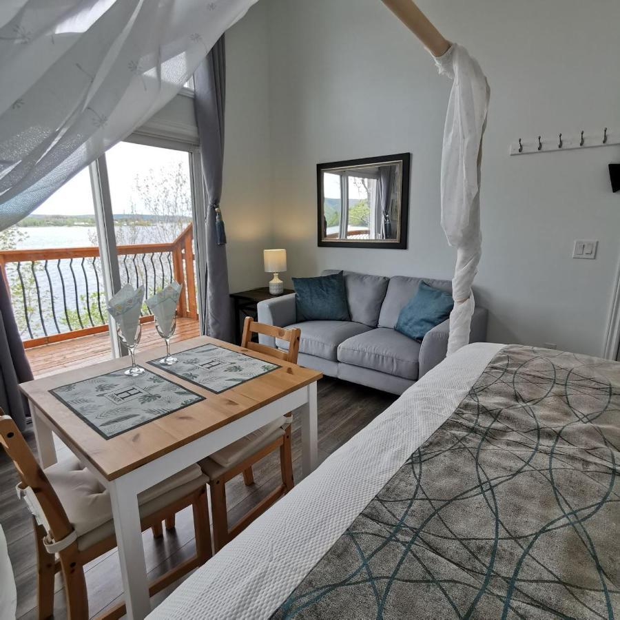 Knotty Pine Ocean Front Suite - Adults Only Інґоніш Екстер'єр фото