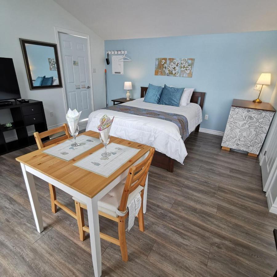 Knotty Pine Ocean Front Suite - Adults Only Інґоніш Екстер'єр фото