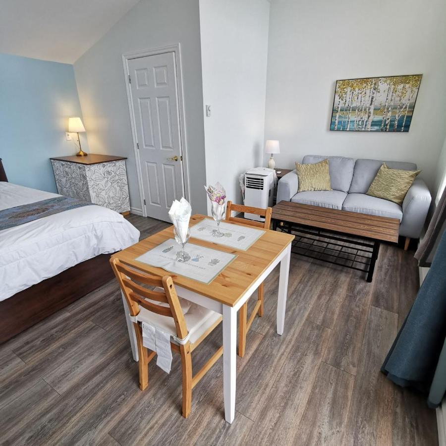 Knotty Pine Ocean Front Suite - Adults Only Інґоніш Екстер'єр фото