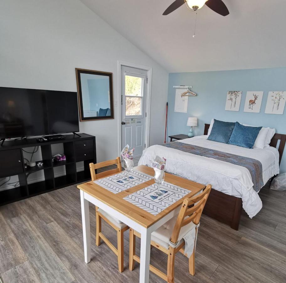 Knotty Pine Ocean Front Suite - Adults Only Інґоніш Екстер'єр фото